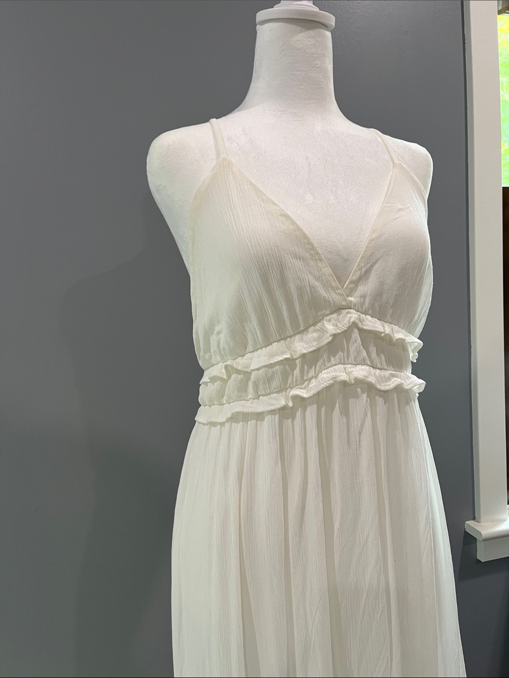 Bohemian White Maxi Dress with Tiered Ruffles - Picture 5 of 9